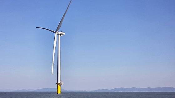 28일 전남 영광군 낙월면 송이도 인근 해역에 설치된 낙월해상풍력 발전 단지 발전기. 김수민 기자