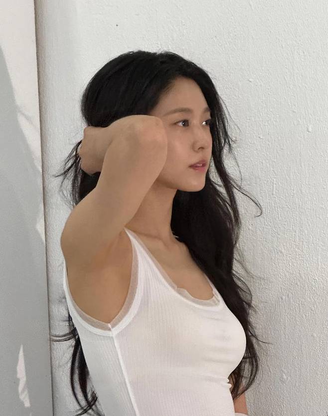 [서울=뉴시스] 배우 설현. (사진=셜헌 인스타그램 캡처) 2025.10.29. photo@newsis.com *재판매 및 DB 금지