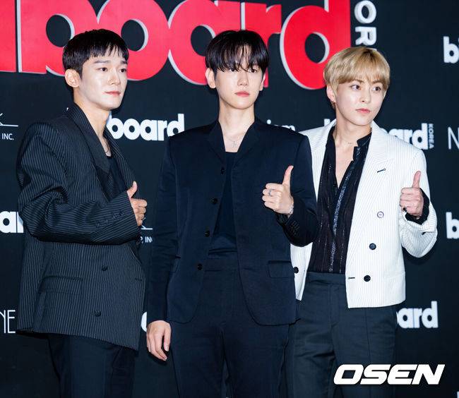 [OSEN=민경훈 기자] 27일 오후 서울 중구 서울 신라호텔 영빈관에서 'Billboard K POWER 100' 이벤트 포토월 행사가 진행됐다.&nbsp;이 행사는 빌보드 코리아의 공식 론칭을 기념하는 자리로, 한국 대중음악의 근 100년 역사를 기념하며 K-팝을 중심으로 한 한국 음악이 세계 음악 산업에 끼친 영향력을 조명하기 위해 마련됐다.첸백시가 포토타임을 갖고 있다. 2024.08.27 / rumi@osen.co.kr
