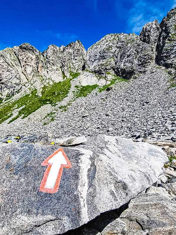 스위스로 가는 길, 트루비나스카고개를 지나고 있다.