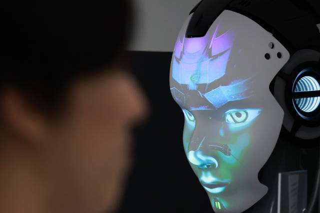 서울 도봉구 서울로봇인공지능과학관에 전시된 메타 휴머노이드 '마스크봇'.뉴스1