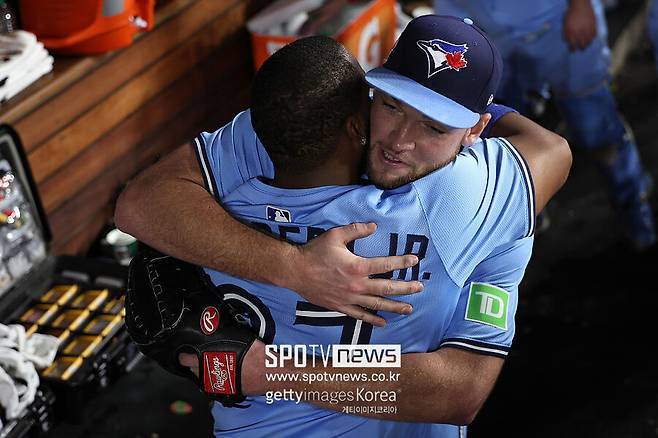 ▲ 토론토 신인 트레이 예세비지가 LA 다저스를 상대로 7이닝 12K 1실점 호투로 승리 투수가 됐다. 예세비지는 2003년생으로 정규 시즌 3경기에 등판했다.