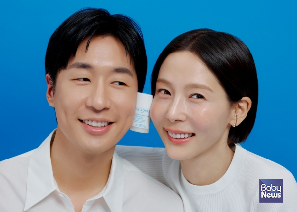 라로제의 새로운 앰버서더로 발탁된 방송인 김나영∙가수 겸 화가 마이큐. ⓒ라로제