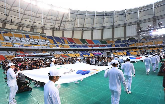 '제45회 전국장애인체육대회'가 31일 오후 5시 부산아시아드주경기장에서 막을 올렸다.(대한장애인체육회 제공)