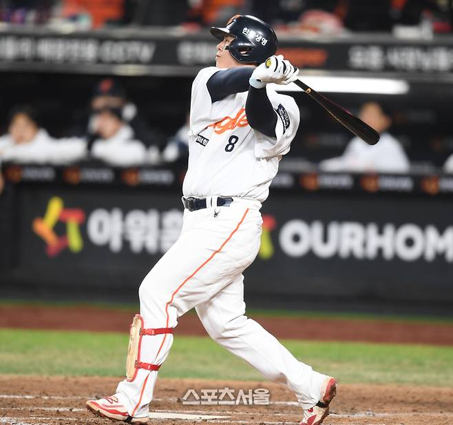 한화 채은성이 30일 대전 한화생명볼파크에서 열린 2025 KBO 한국시리즈 4차전 LG와 경기 4회말 2루타를 치고 있다. 대전 | 최승섭기자 thunder@sportsseoul.com