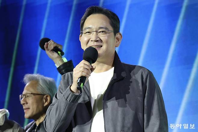 이재용 삼성전자 회장이 30일 서울 강남구 코엑스에서 열린 엔비디아 지포스 게이머 페스티벌에 참석해 인사를 하고 있다. 변영욱 기자 cut@donga.com