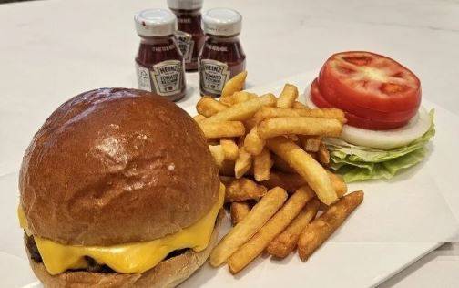 호텔에서 제공한 음식./사진=힐튼호텔 제공