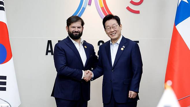 이재명 대통령, 가브리엘 보리치 칠레 대통령과 정상회담