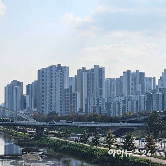 경기 광명시 철산동 아파트 전경. 2025.10.29 [사진=이효정 기자]