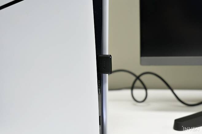 ▲ 인존 H9 II에 동봉된 2.4GHz 무선 송수신기로 연결했다