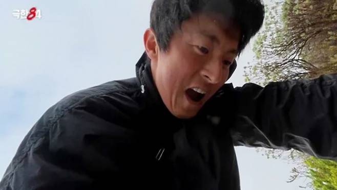 웝툰 작가 겸 방송인 기안84의 상상 초월 극한 마라톤 도전기가 베일을 벗는다. 헤당 장면은 기안84가 마라톤 도중 구토를 하는 모습. /사진=뉴스1(MBC 제공)