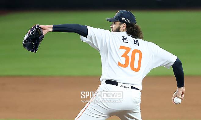 ▲ 폰세는 올 시즌 뒤 메이저리그 복귀가 확실시된다는 평가다 ⓒ곽혜미 기자