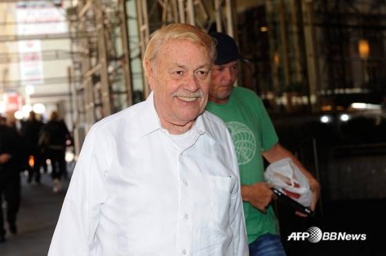 고(故) 제리 버스 전 LA 레이커스 구단주의 2011년 모습.