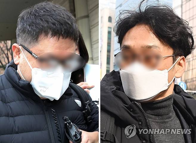 정영학·정민용, '대장동 사건' 첫 공판 출석 (서울=연합뉴스) 임헌정 기자 = 대장동 개발 로비·특혜 의혹 사건 첫 정식 공판이 시작된 10일 서울 서초구 서울중앙지법에서 정영학 회계사(왼쪽)와 정민용 변호사가 재판에 출석한 뒤 각각 법정을 나서고 있다. 2022.1.10 [공동취재] kane@yna.co.kr