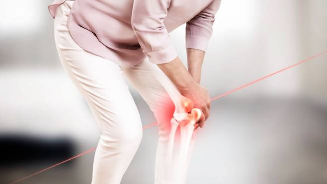 다양한 원인에 의한 무릎 통증, 조기에 발견하면 비수술 치료로도 증상을 완화할 수 있다｜출처: 클립아트코리아