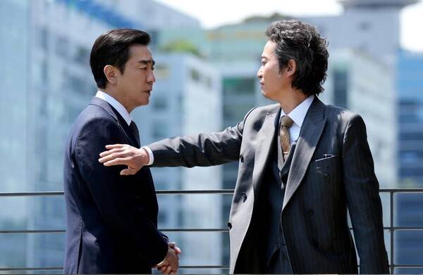 '서울 자가에 대기업 다니는 김 부장 이야기'&nbsp; 스틸 컷&nbsp;/ 사진= SLL, 드라마하우스, 바로엔터테인먼트