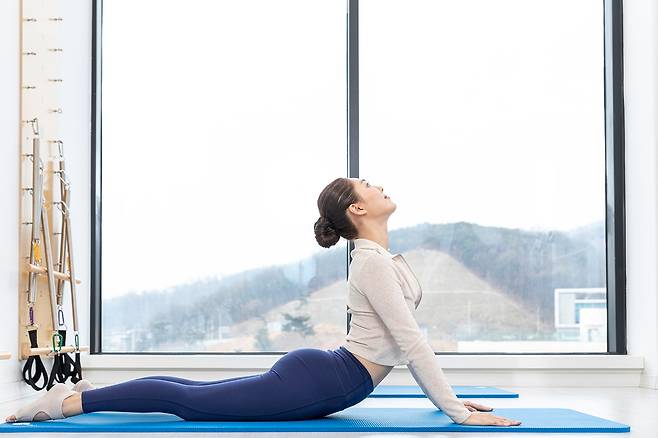 스트레칭 등으로 몸의 유연성을 향상시키면 유산소, 근력 운동 효과도 높일 수 있다. 사진=클립아트코리아