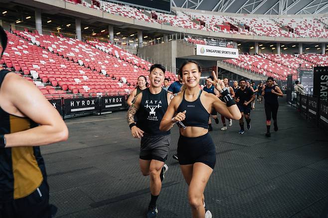 8~9일 서울 강남구 코엑스 C홀에서 국내 네 번째 공식 대회이자 첫 서울 레이스를 개최하는 실내 피트니스 레이스 ‘하이록스(HYROX)’. 사진 | 엑스인듀어런스 코리아