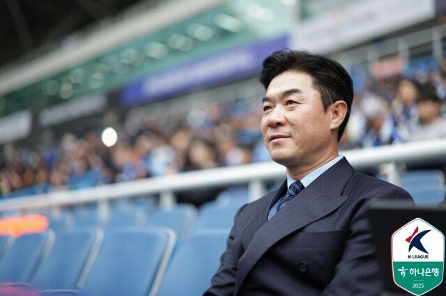 윤정환 감독/한국프로축구연맹