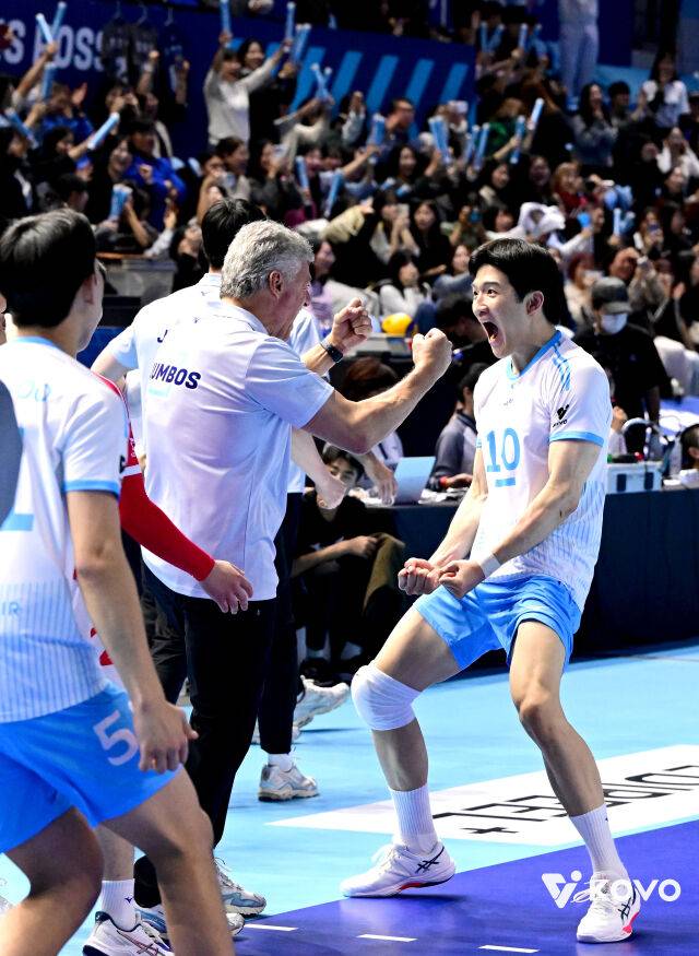 대한항공 헤난 달 조토 감독과 정지석./KOVO