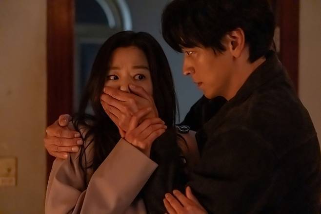 첩보 액션보다 로맨스가 중심 서사가 된 ‘북극성’ 한 장면(디즈니+)