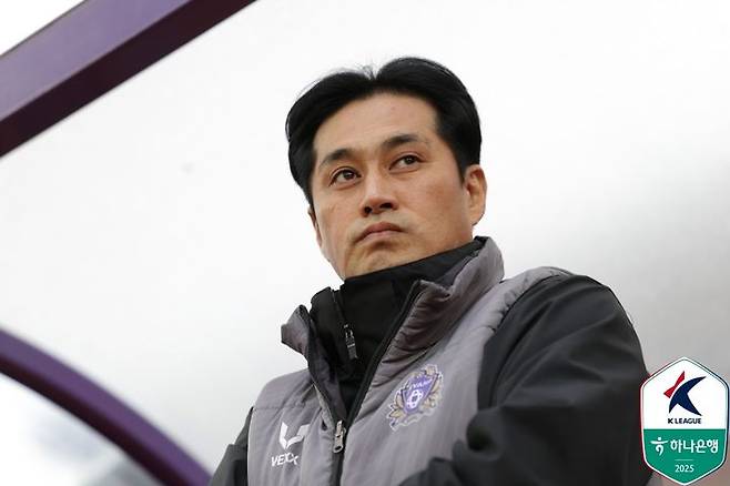 [서울=뉴시스]K리그1 안양 유병훈 감독. (사진=한국프로축구연맹 제공)
