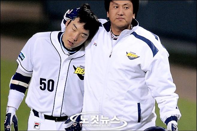2008년 KS 5차전에서 9회말 병살타를 친 뒤 망연자실해 하고 있는 김현수. 노컷뉴스