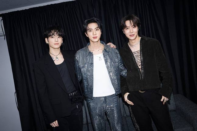 사진 빅히트 뮤직 공식  X@bts_bighit