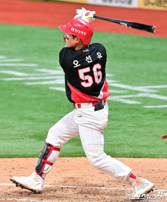 24일 오후 서울 구로구 고척스카이돔에서 열린 '2025 신한 SOL Bank KBO리그' KIA 타이거즈와 키움 히어로즈의 경기, 4회초 2사 KIA 오선우가 우중간 안타를 날리고 있다. 엑스포츠뉴스 DB