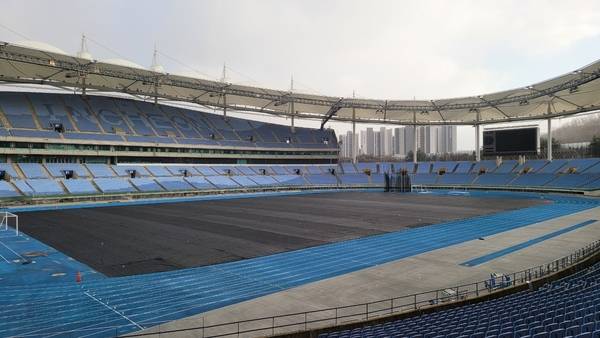 인천이 글로벌 공연 성지로 발돋움하기 위한 핵심 기반인 ‘5만석 규모 공연 전용 경기장’을 조성할 최적지 중 하나로 인천문학경기장이 떠올랐다. 사진은 문학경기장 주경기장 전경. /인천시체육회 제공