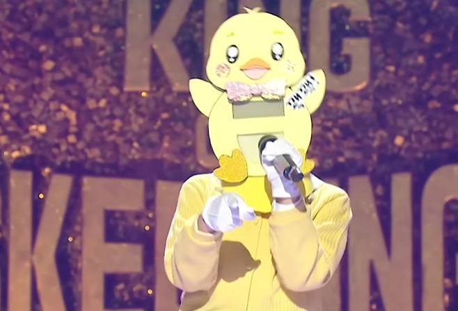 '복면가왕' '오리 꽥꽥', '무화과 케이크', '가을 우체국', '테토녀'의 정체는? 엑소, 아이브, 버즈까지…'K팝 어벤져스'급 인맥 총출동