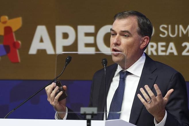 맷 가먼 AWS CEO가 29일 경북 경주예술의전당에서 열린 아시아태평양경제협력체(APEC) CEO 써밋에서 주제발표를 하고 있다. 뉴시스