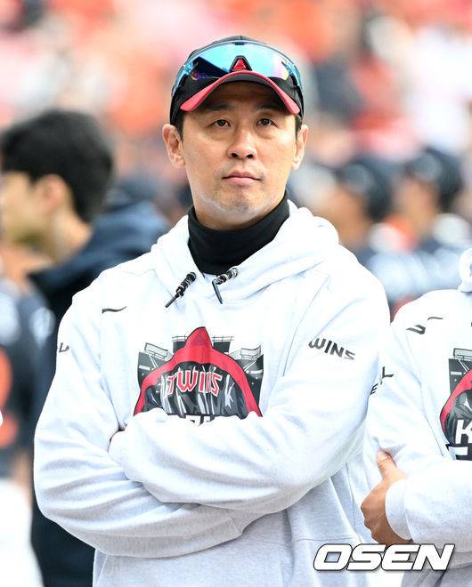 [OSEN=이대선 기자] LG 김광삼 코치 2025.10.26 /sunday@osen.co.kr