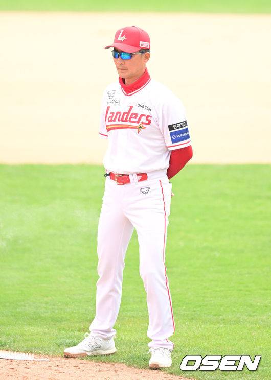[OSEN=김성락 기자] SSG 랜더스 류택현 투수코치. 2025.05.24 / ksl0919@osen.co.kr