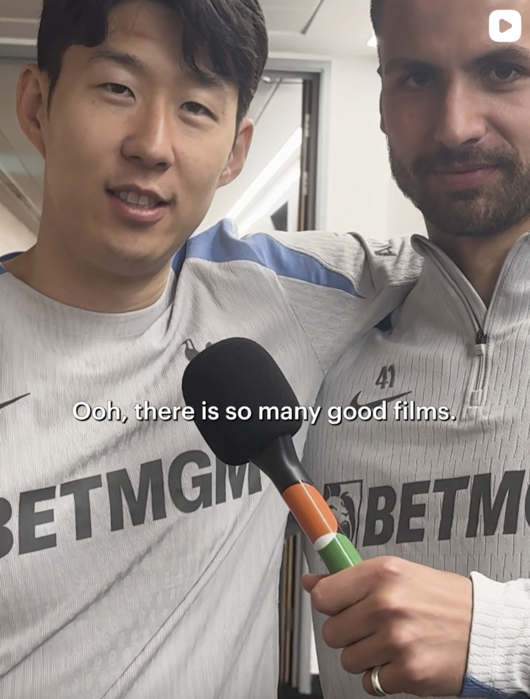 [사진] 화이트먼 소셜 미디어 계정