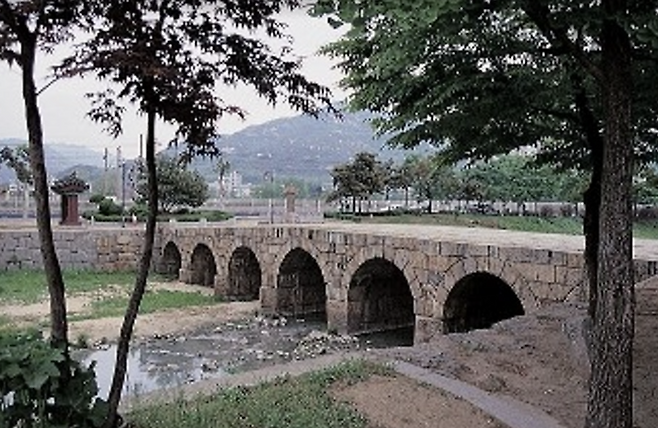 만안교