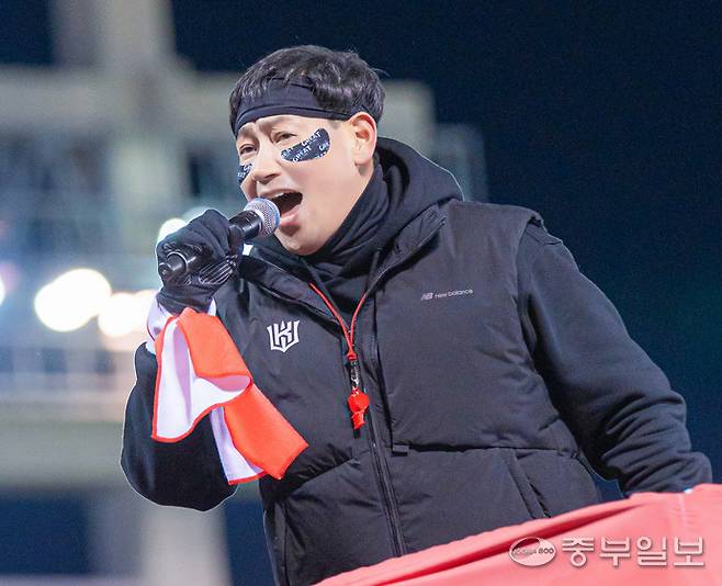 KT 위즈 김주일 응원단장. 임태선 시민기자