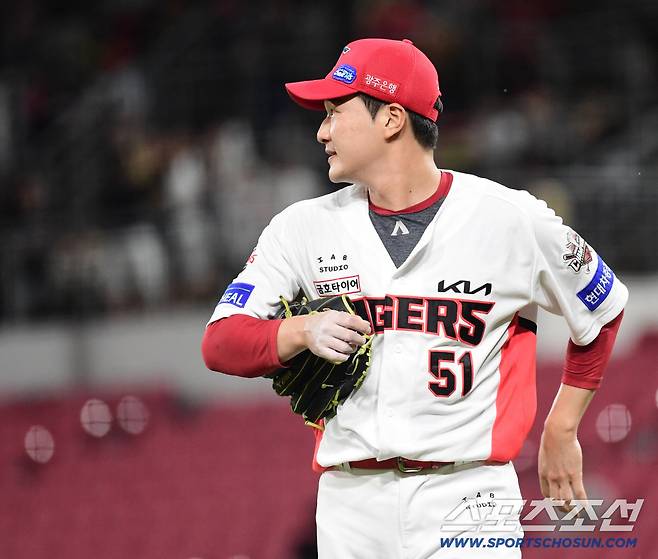 10일 광주 기아챔피언스필드에서 열린 KIA와 삼성의 경기. 8회 투구를 마치고 마운드를 내려오는 KIA 전상현. 광주=송정헌 기자songs@sportschosun.com/2025.09.10/