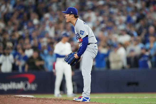 포효하는 야마모토. 월드시리즈 3경기에 등판해 선발로 2승, 구원으로 1승을 올렸다. AP연합뉴스