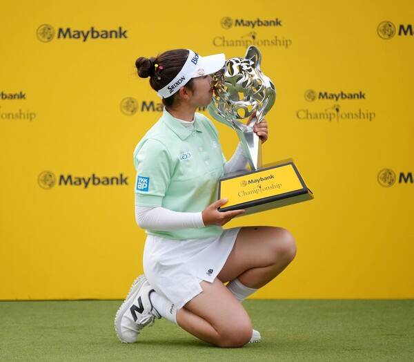 2025년 미국여자프로골프(LPGA) 투어 가을 '아시안 스윙' 메이뱅크 챔피언십에서 최혜진 프로와 연장전 끝에 우승한 일본의 야마시타 미유. 사진제공=Getty Images & LPGA Tour (사진을 무단으로 사용하지 마십시오.)