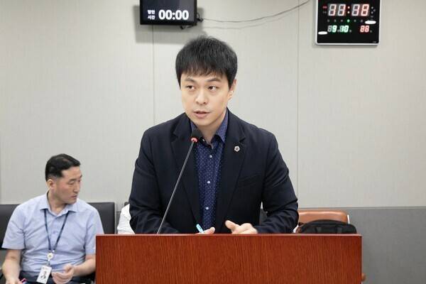 유영일 경기도의원이 대표발의한 ‘경기도 고쳐쓰는 수리 문화 확산 지원 조례안’이 본회의를 통과했다. 경기도의회 제공