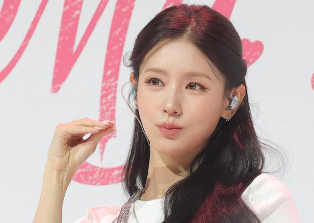 그룹 아이들 미연이 3일 오후 서울 용산구 한남동 블루스퀘어 SOL트래블홀에서 미니 2집 '마이, 러버' 발매 기념 미디어 쇼케이스를 개최했다. 뉴스1