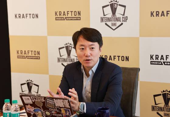 손현일 크래프톤 인도법인장이 2일 오전 인도 델리의 한 호텔 회의실에서 취재진과 인터뷰하는 모습. 사진 크래프톤