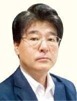 홍성호 
이투데이 여론독자부장·前 한국경제신문 기사심사부장