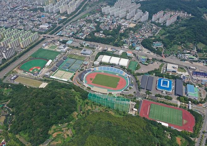 순천팔마종합운동장. 순천시 제공.