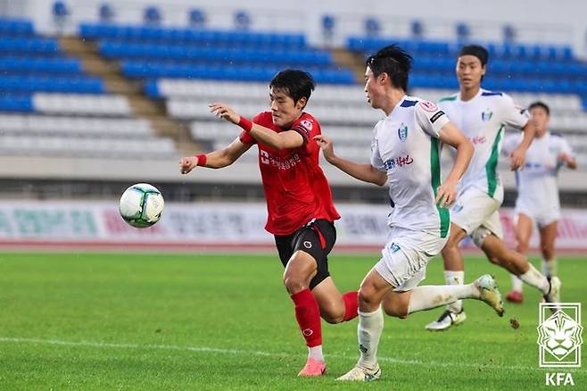 [서울=뉴시스] K3리그 김해시청 선수단. (사진=대한축구협회 제공) *재판매 및 DB 금지