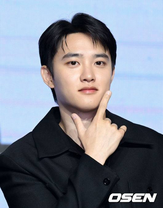 [OSEN=조은정 기자]디즈니+ 오리지널 시리즈 ‘조각도시’ 제작발표회가 서울 영등포구 여의도 콘래드 서울에서 열렸다.‘조각도시’는 평범한 삶을 살던 태중(지창욱)이 어느 날 억울하게 흉악한 범죄에 휘말려 감옥에 가게 되고, 모든 것은 요한(도경수)에 의해 계획되었다는 것을 알게 되면서 그를 향한 복수를 실행하는 액션 드라마를 그린 작품이다. 이날 현장에는 지창욱, 도경수,&nbsp;김종수,&nbsp;조윤수&nbsp;그리고&nbsp;이광수가 참석했다.배우 도경수가 포즈를 취하고 있다. 2025.11.03 /cej@osen.co.kr