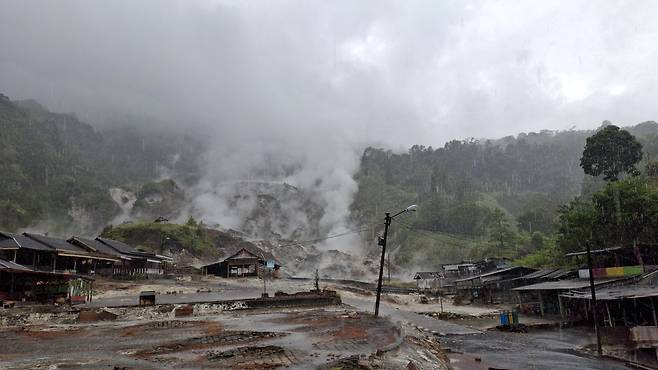 마나도 토모혼 트레킹