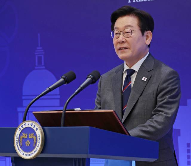 이재명 대통령이 2일 용산 대통령실에서 열린 한-싱가포르 공식 오찬에서 발언하고 있다. 연합뉴스