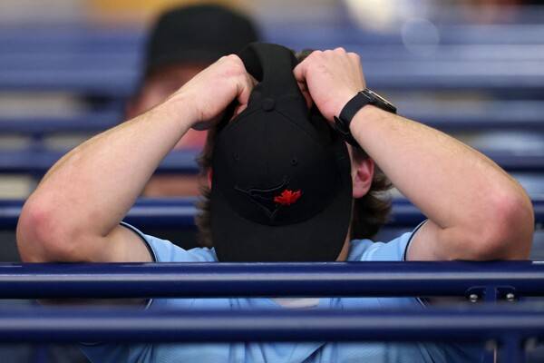 ▲ LA다저스와 토론토 블루제이스의 월드시리즈 7차전, 9회말 1사 만루에서 3루 주자 카이너-팔레파가 조금만 더 리드 폭을 넓게 잡고 뛰었다면 역사가 바뀔 수 있었다는 지적이 나왔다. ⓒ연합뉴스/GETTY IMAGES USA